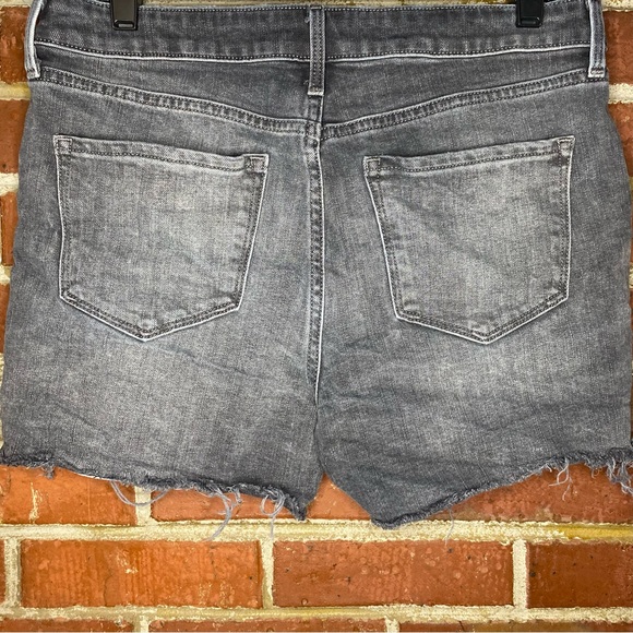 Old Navy Brenda High-Rise Distressed Shorts Size 10 - Picture 4 of 7